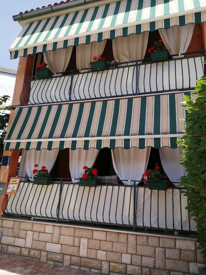 Apartments Maris Пореч Екстер'єр фото