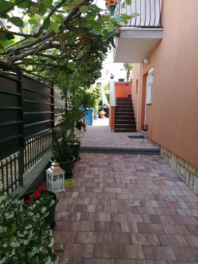 Apartments Maris Пореч Екстер'єр фото